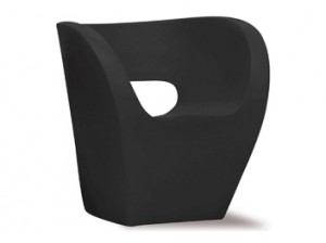 fauteuil little albert noir de ron arad location mobilier d'extérieur